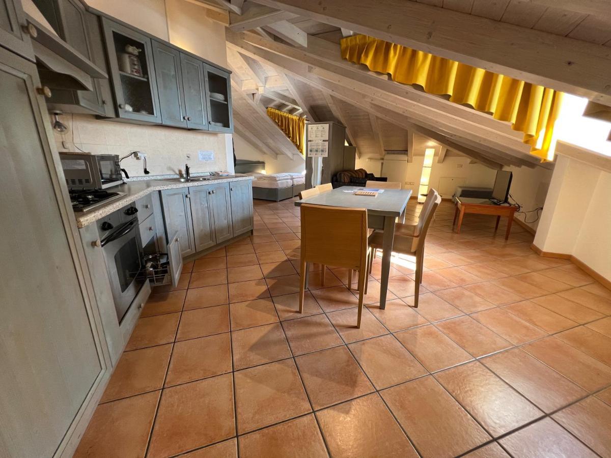Studio Apartments Baia Azzurra 7 Torbole Sul Garda Exterior photo